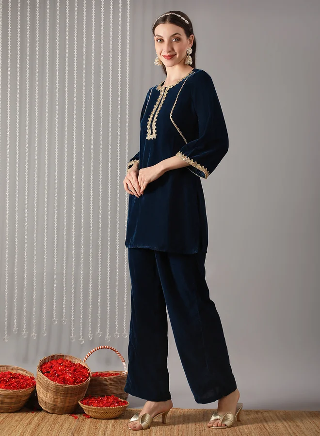 globus Women Navy Blue Velvet Round Neck Kurta with Wide Leg Trousers Co-Ords